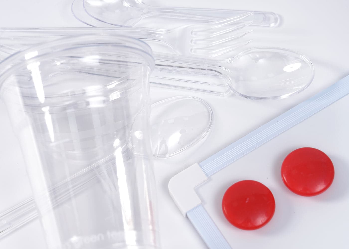 クリアカップ・ハンガー・ホワイトボード・マグネットなどのプラスチック製品